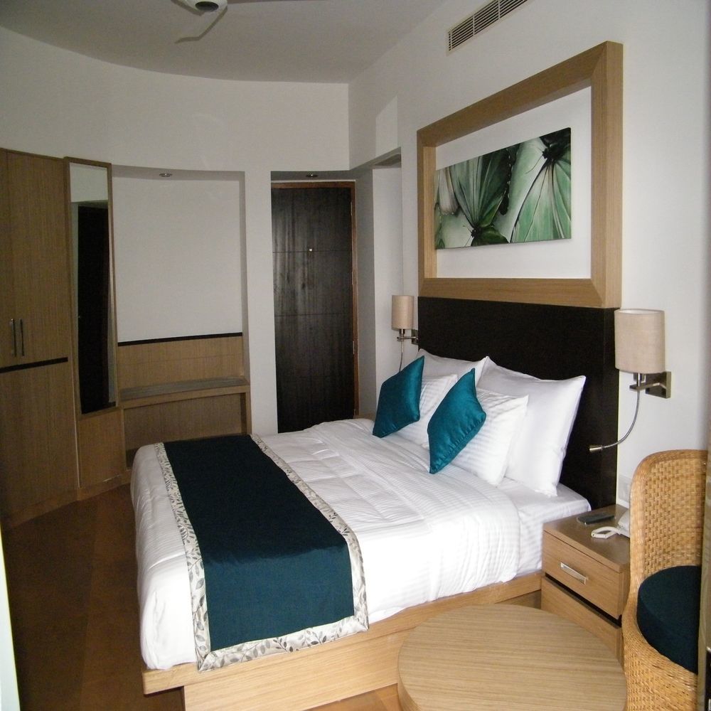 Hotel Poetree Thekkady Esterno foto