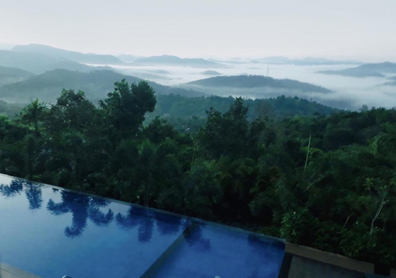 Hotel Poetree Thekkady Esterno foto
