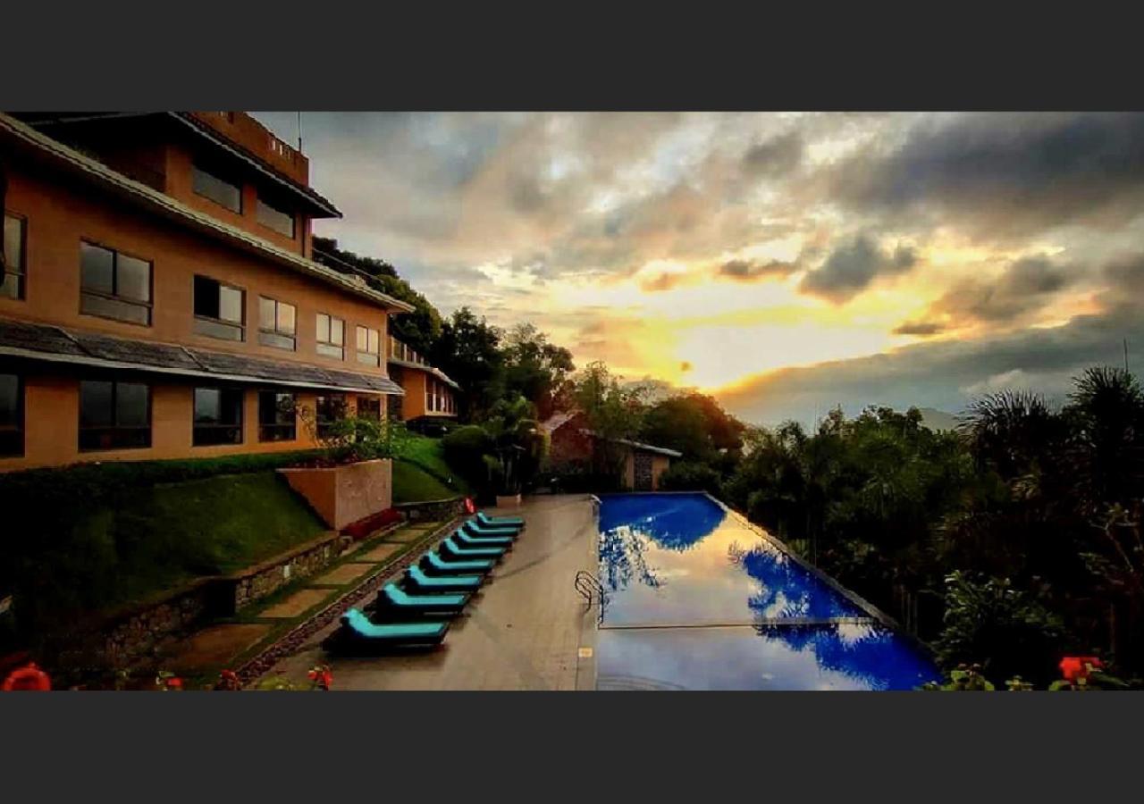 Hotel Poetree Thekkady Esterno foto