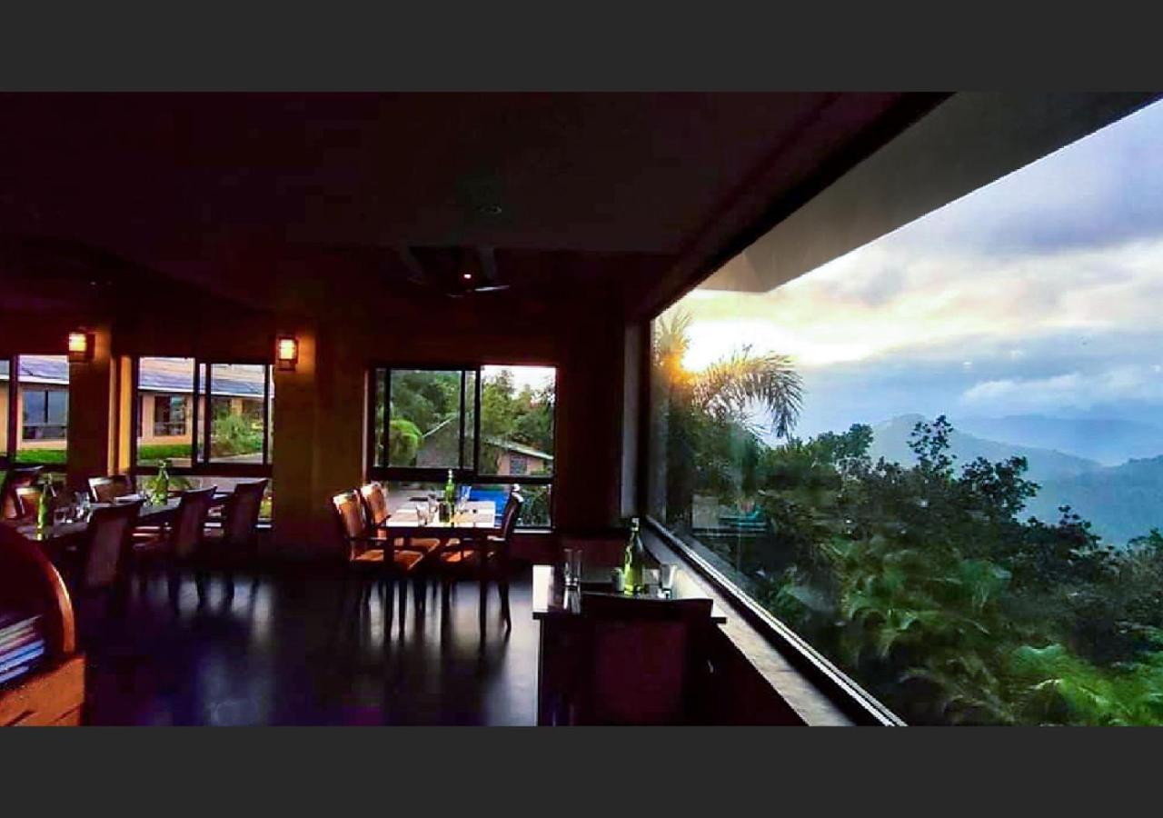 Hotel Poetree Thekkady Esterno foto