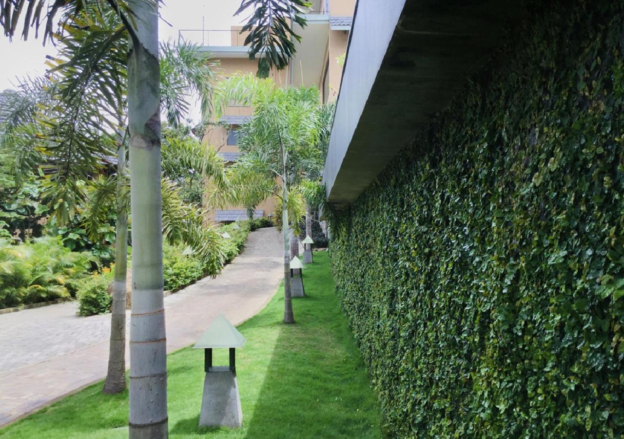 Hotel Poetree Thekkady Esterno foto